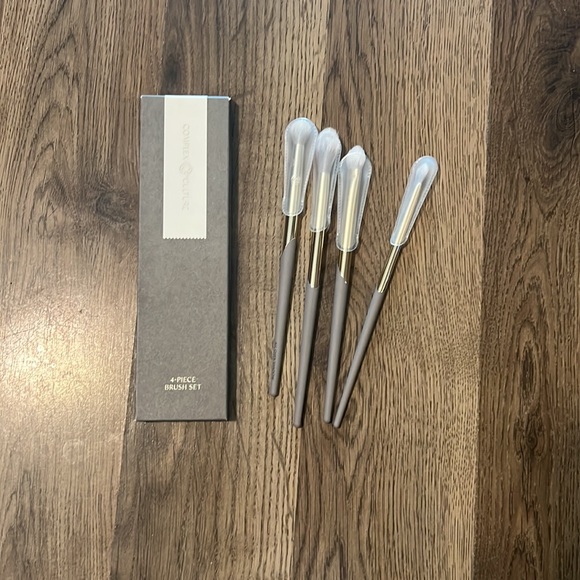 Complex Culture Other - COMPLEX CULTURE 4pc Face & Eye Brush Set